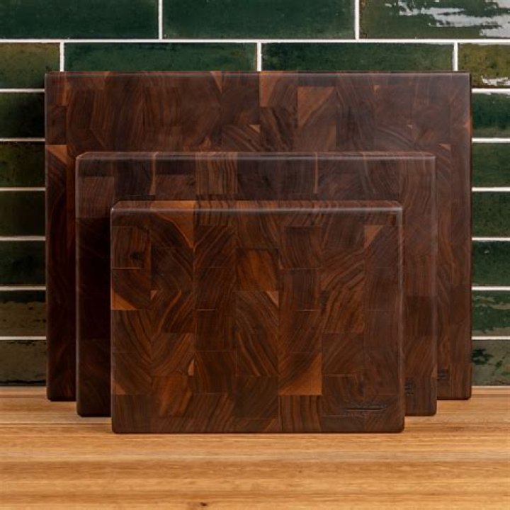 End Grain Walnut Butcher Block
– Laurel Mercantile