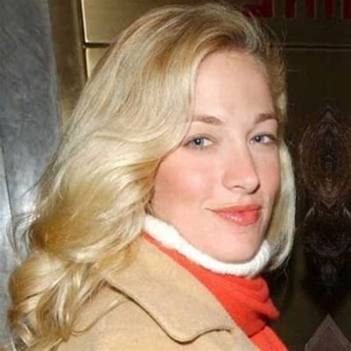 Vicky Granucci - FamousFix.com